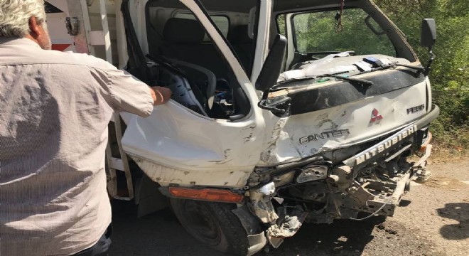 Oltu'da trafik kazası: 2 yaralı