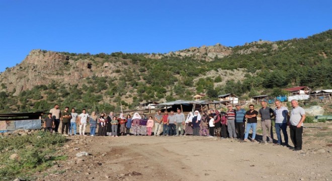 Oltu'da çiftçiler tapu sorununun çözülmesini istiyor