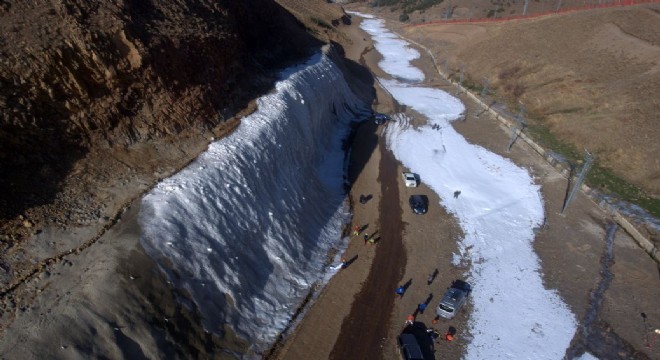 Palandöken'e 20 metrelik dev buz parkı