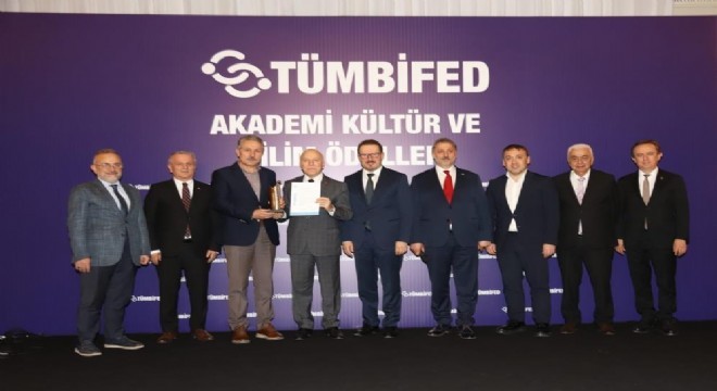Sekmen'e Yılın Yöneticisi ödülü verildi