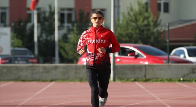 Sümeyye Erol'un gözü altın madalyada