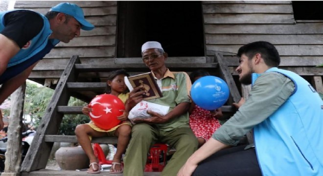 TDV 36 ülkede 90 bin Kur'an-ı Kerim hediye edecek