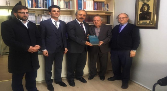 TYB'den kitap takdimli ziyaret etkinliği