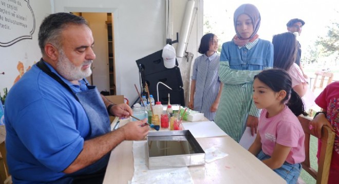 Tezhib Sanatçısı Kotan'dan gençlere destek