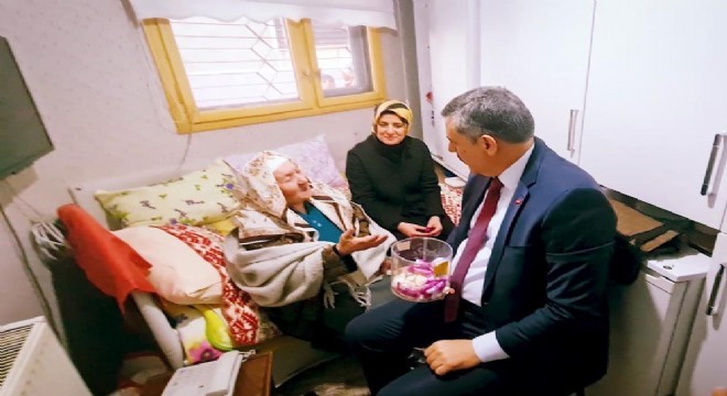 Vali Çiftçi Aliye Nine'yi dinledi