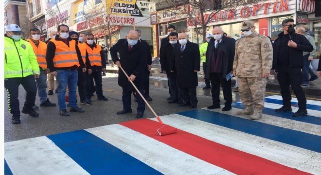Yaya geçitlerinde ‘kırmızı çizgi' dönemi başladı