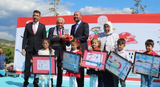 Yıldırım: 'Türkiye'yi bölünmüş yollarla donattık'