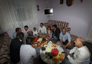 Cengiz'den Çat Kapı