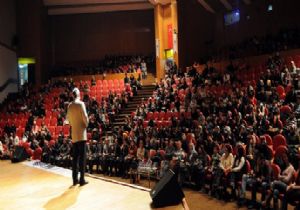 ATAÜNİ'de Genç'le Şiir Rüzgarı