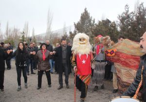 Doğu'da Orta Asya Türk Geleneği