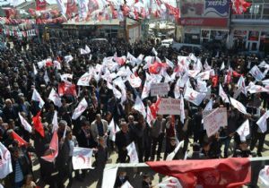 SP Hınıs'ta miting düzenledi