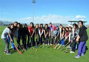 Hokey'de Buz ve Çim rekabeti