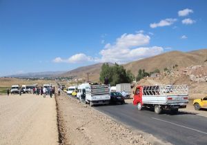 Karlıova'da ulaşım protestosu