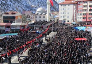 Şehid Erdoğan'ı on binler tekbirle uğurladı