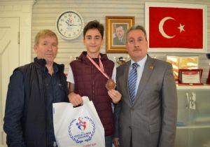 Taekwondoda Sağlık Gençlikspor farkı