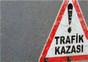 Aziziye'de 2 otomobil çarpıştı: 4 yaralı