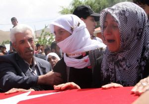 Şehid Varlı Kürtçe ağıtlarla uğurlandı