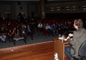 Gazeteci Ömer Yavru, İletişimcilere yol gösterdi