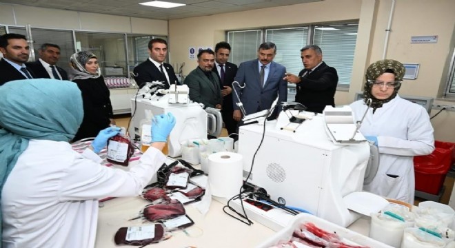 Çiftçi'den Türk Kızılay'ı Kan Merkezi'ne ziyaret