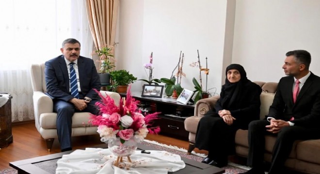 Çiftçi'den şehit annesine vefa ziyareti