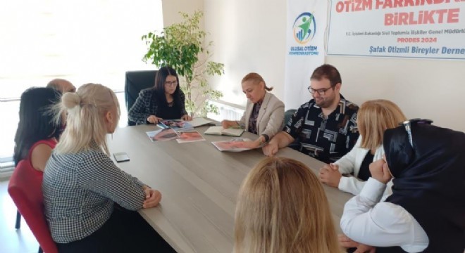 Öncü Ulusal Otizm Konfederasyonunu ziyaret etti