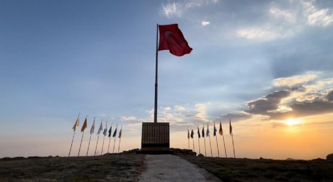 Şehitlerin ismi Cudi Dağı'nın zirvesinde yaşatılıyor