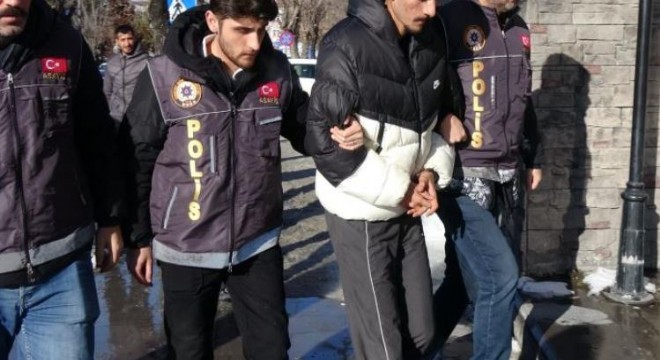 Şükrüpaşa'da çay ocağına silahlı saldırı