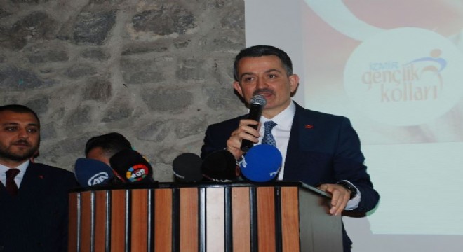 ‘Akif hem âlimdir, hem ârif, hem şâir'