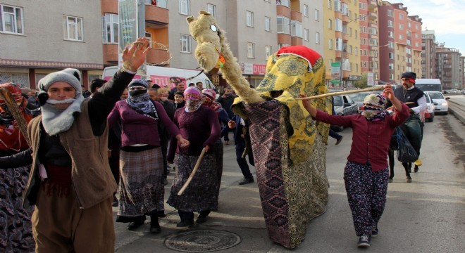‘Deve oyunu' kültürü yaşatılmaya çalışılıyor