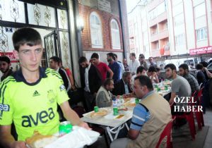 Mumcu'da her gün iftar var