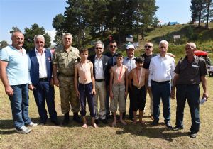 Uzundere Dikyar'da Karakucak şöleni