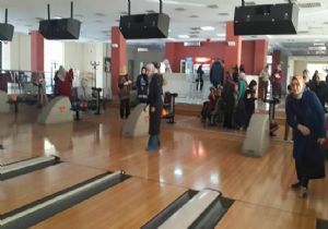 Aktif Eğitim Sen üyeleri Bowling'de Buluştu