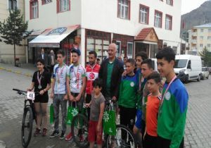 Uzundere'de MTB Cup Bisiklet yarışı düzenlendi