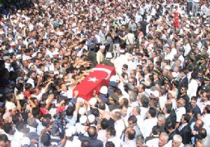 Konya şehidini dualarla uğurladı 