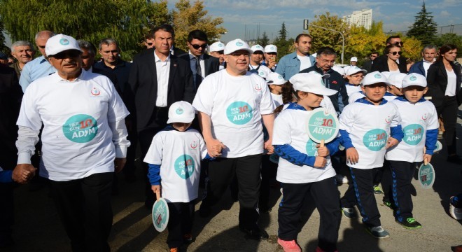 Akdağ'dan “Her Gün 10 Bin Adım” çağrısı