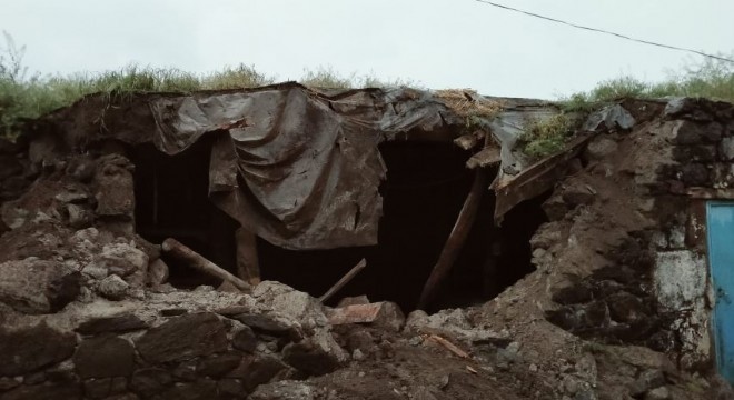 Bingöl depremi Tepsicik'de yıkıma neden oldu