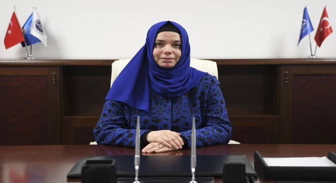 Diyanet'in ilk kadın başkan yardımcısı göreve başladı