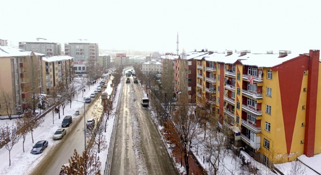 Doğu'da kar ve buz mesaisi