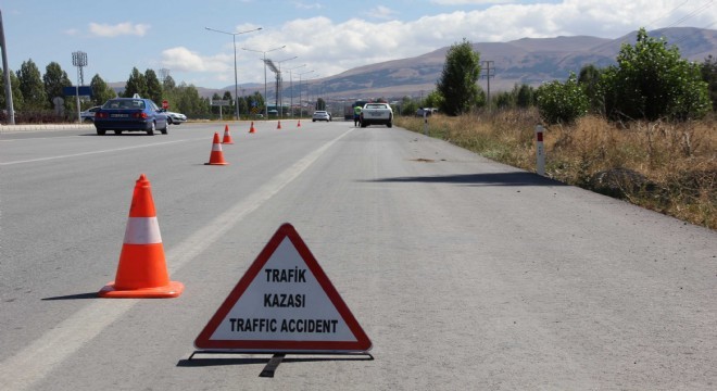Eleşkirt yolunda kaza: 8 yaralı