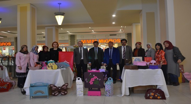 Erzurum'da 'Dünya Çocuk Hakları Günü' sergisi açıldı