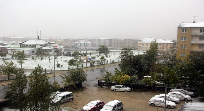 Erzurum'a kar düştü…!