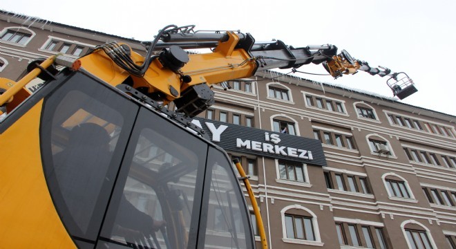 Erzurum'da buz kırma seferberliği