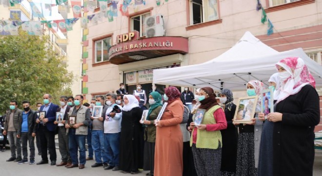 Evlat nöbetindeki ailelerden İzmir'e destek