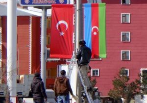 Doğu'da tarihi buluşma