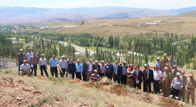 Narman'da 251 şehit anısına 251 çam fidanı dikildi