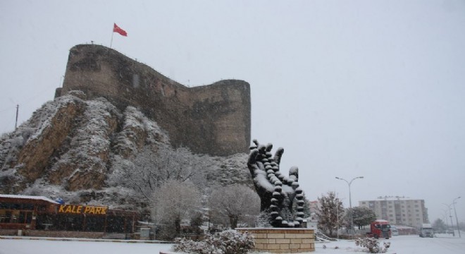 Oltu'da beyaz görkem