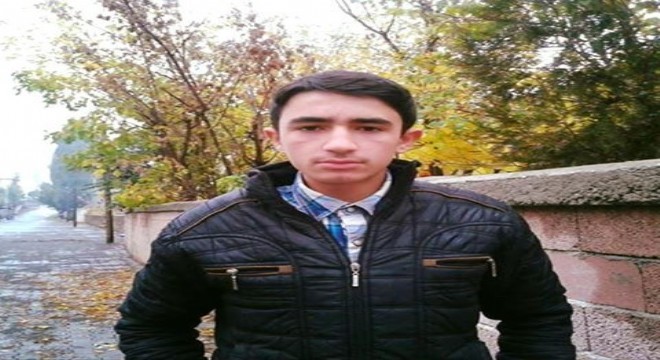 TIR'ın çarptığı genç yaşamını yitirdi