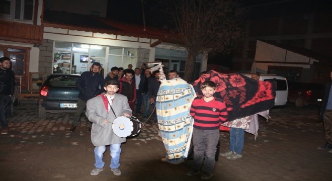 Yılbaşında 'Deve Oyunu Geleneği'
