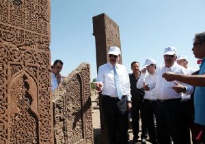 ‘Ahlat, büyük bir hazine'