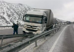Sansa Deresi'ne çığ düştü
